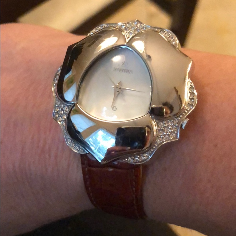 Watch - Picture 3 of 4
